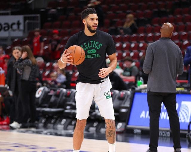 公布本届王 公布本届王